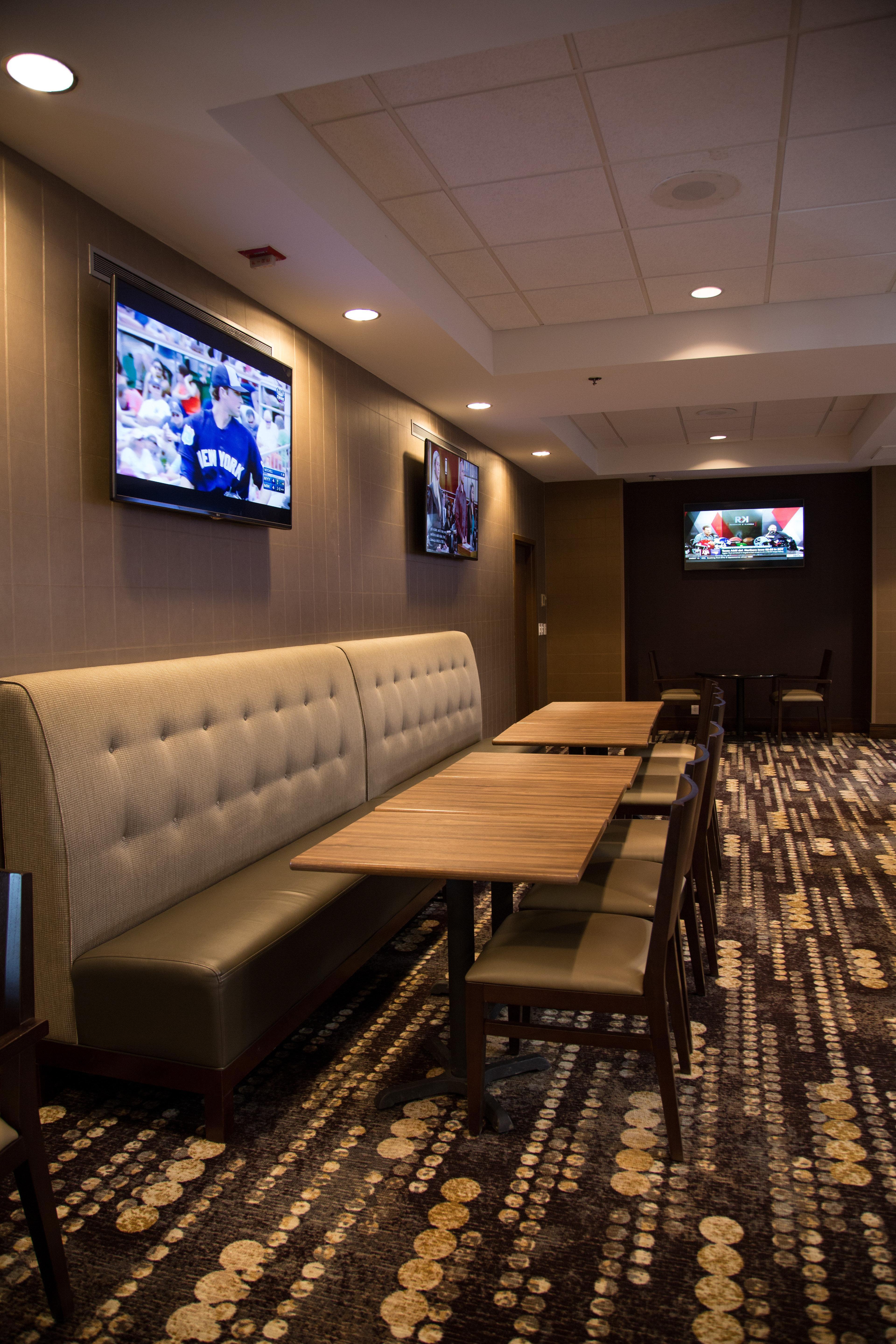 Doubletree By Hilton Rapid City Downtown Convention Center Eksteriør billede