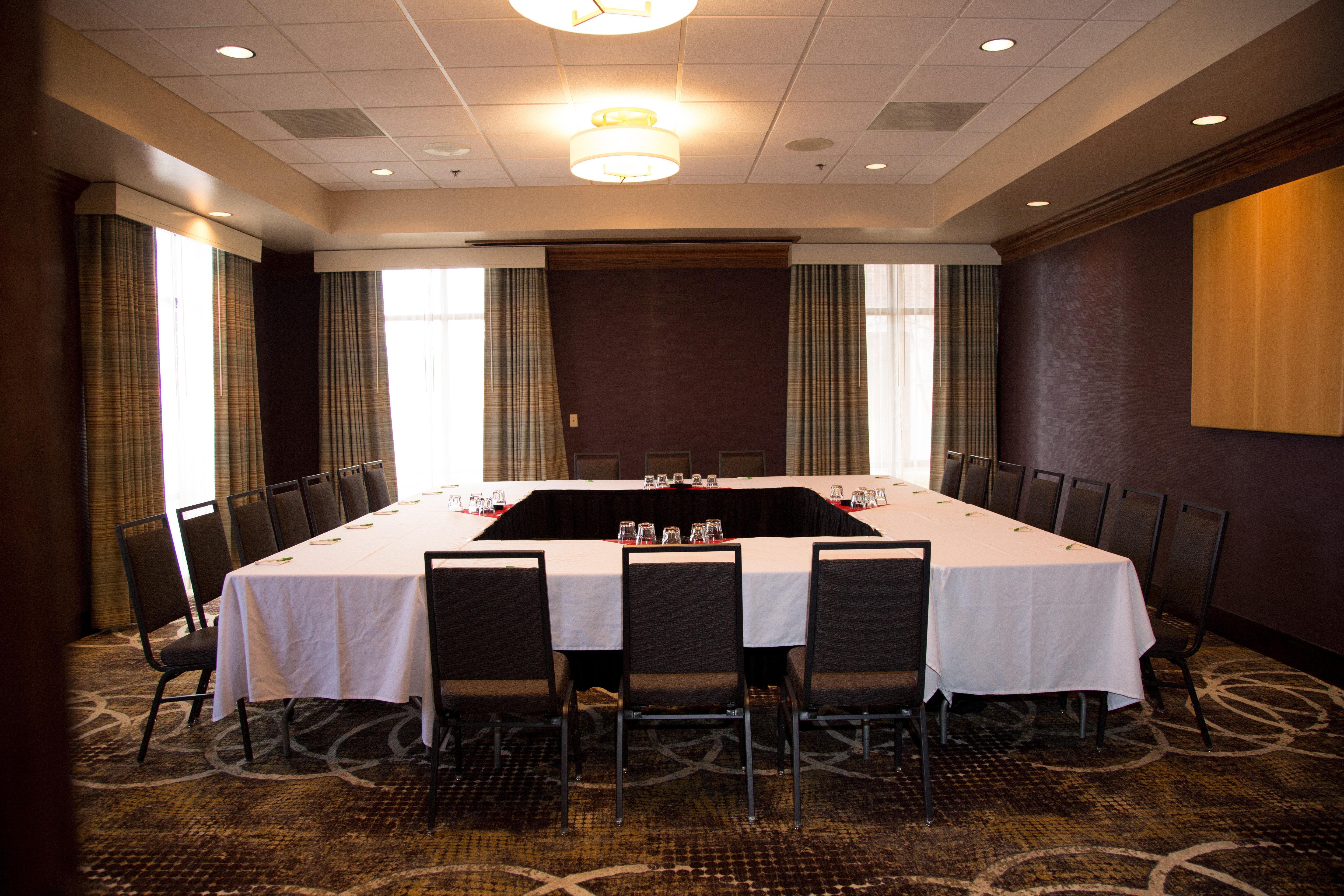 Doubletree By Hilton Rapid City Downtown Convention Center Eksteriør billede