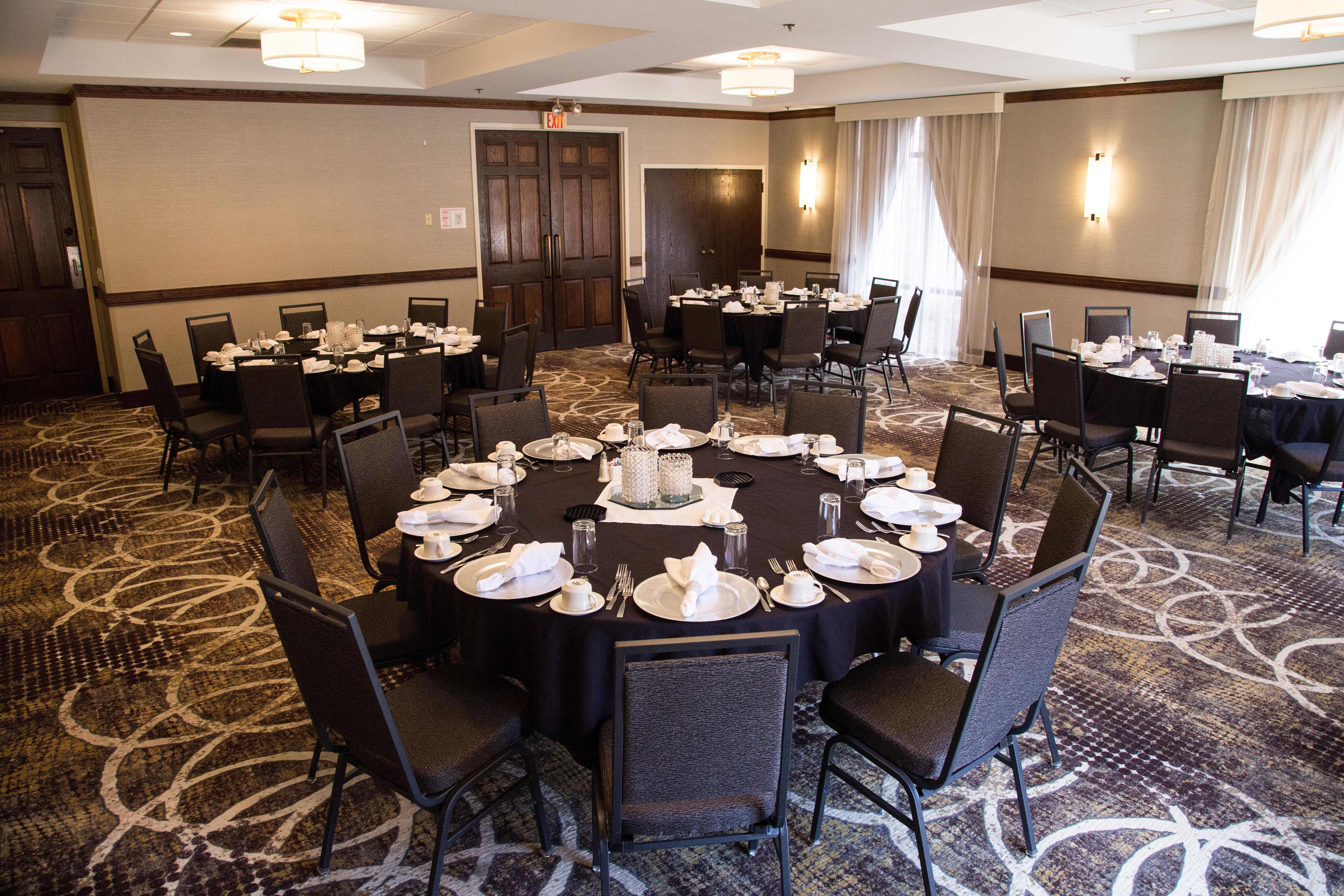 Doubletree By Hilton Rapid City Downtown Convention Center Eksteriør billede